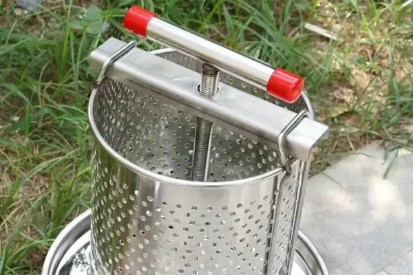 Como Fazer um Extrator de Mel Artesanal de Baixo Custo